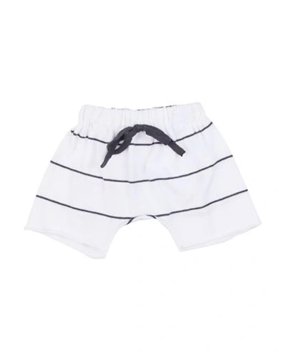Pèqueno Tocon Babies' Pequeño Tocon Newborn Boy Shorts & Bermuda Shorts White Size 3 Cotton