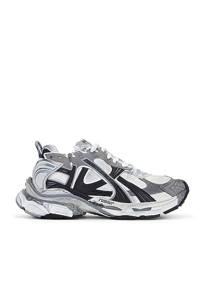 Balenciaga Mens Runner Logo-print Matte Mesh And Faux-leather Low-top Trainers Grey Mixed Eur 40 / 6 Uk In Black White