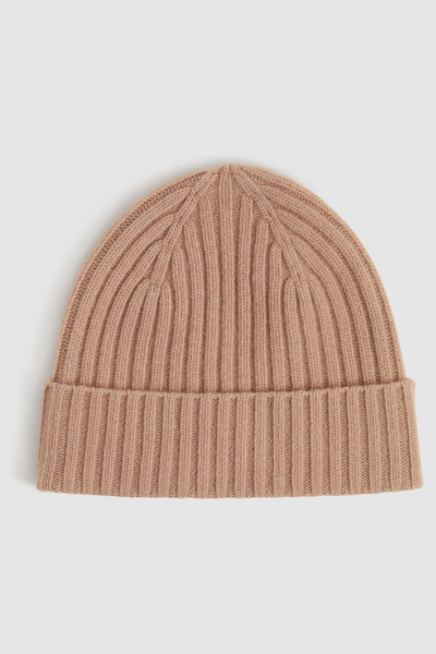 Reiss Laura Ribbed Wool And Cashmere-blend Beanie Hat In Beige