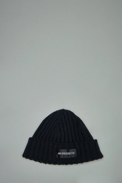 Ann Demeulemeester Beanie Hastert Aus Schurwolle In Black