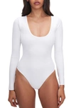 Good American Super Stretch Deep V-neck Bodysuit In White001