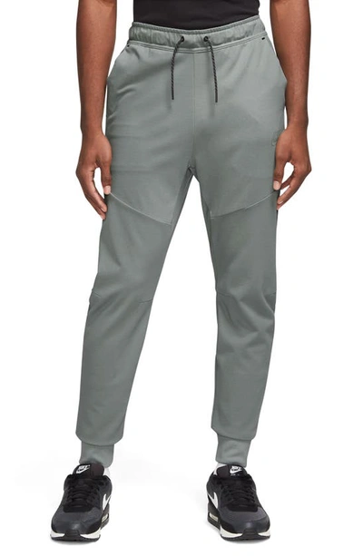 Nike Men's  Sportswear Tech Fleece Lightweight Slim-fit Jogger Sweatpants In Grey