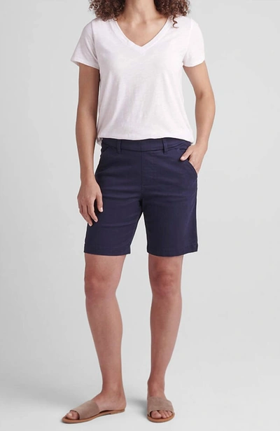Jag Maddie Mid Rise Pull-on Short In Navy In Blue