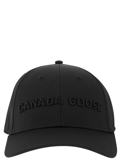 Canada Goose Hat With Visor And Embroidered Logo In Black