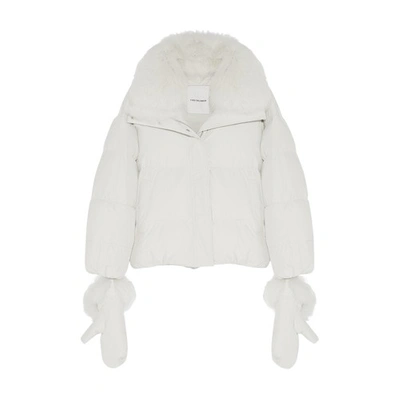 Yves Salomon Puffer Jacket Made From A Waterproof Technical Fabric With A Fox Fur Collar In Blanc