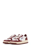 Autry Medalist Low Sneaker In Wht/syrah