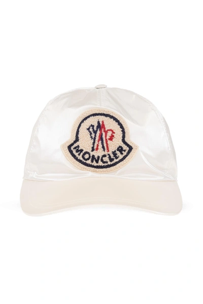 Moncler Logo Patch Baseball Cap In Bianco