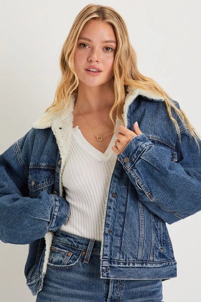 Levi's 90s Denim Shearling Medium Wash Trucker Jacket In Cause And Effect