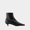 Totême Toteme Slim Ankle Boot Patent Black In Black