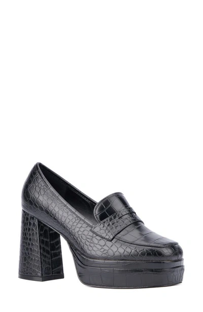 Fashion To Figure Madelyn Croc Embossed Platform Loafer Pump In Black Croc