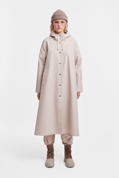 Stutterheim Mosebacke Long Raincoat In Light Sand