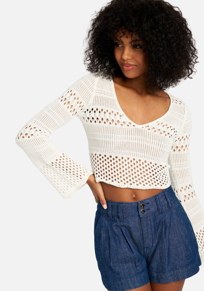 Bebe Bell Sleeve Scallop Hem Crochet Top In White Alyssum