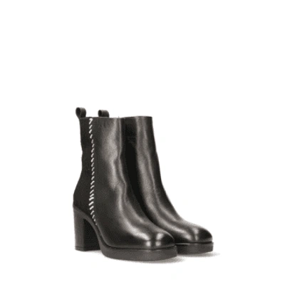 Maruti Steffi Leather Boots In Black Pony/off White