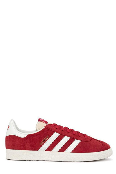 Adidas Originals Gazelle Casual Shoes In Glory Red/off White/cream White