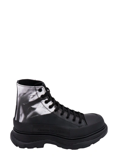 Alexander Mcqueen Boot In Black White