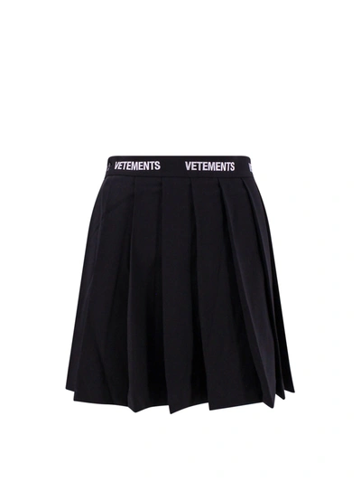Vetements Logo Band Printed Pleated Mini Skirt In Black