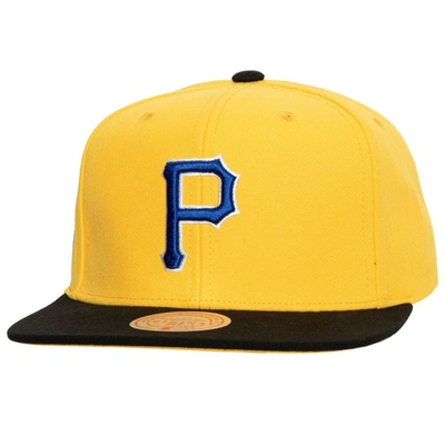 Mitchell & Ness Men's  Gold, Black Pittsburgh Pirates Hometown Snapback Hat In Gold,black