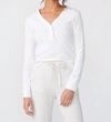 MONROW LONG SLEEVE THERMAL HENLEY TOP IN WHITE
