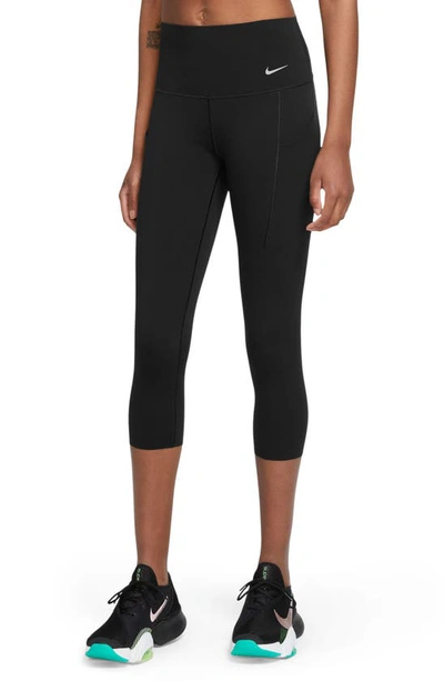 Nike Women's Universa Medium-support High-waisted Cropped Leggings With Pockets In Black