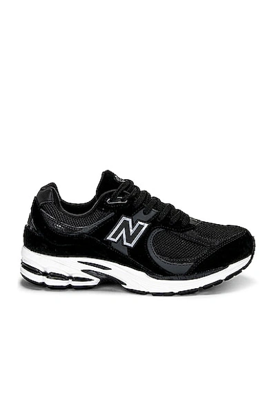 New Balance Black 2002r Trainers