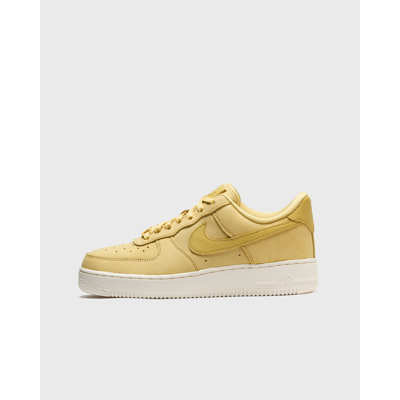 Nike Air Force 1 Premium Lace-up Sneakers In Gelb