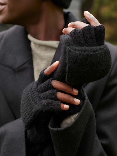 White + Warren Cashmere Ribbed Pop Top Glove In Black