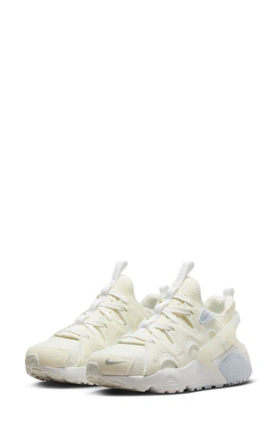 Nike Women's Air Huarache Craft Shoes In Weiss