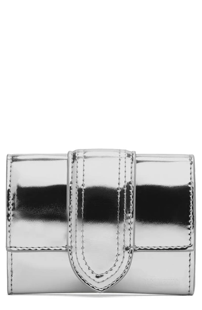 Jacquemus Le Compact Bambino Leather Wallet In Silver