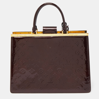 Pre-owned Louis Vuitton Amarante Monogram Vernis Deesse Gm Bag In Burgundy