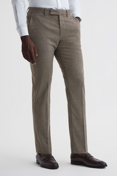 Reiss Ground Slim-fit Puppytooth Stretch-woven Trousers In Brown