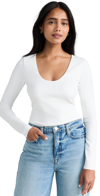 Good American Scoop Neck Long Sleeve Bodysuit In White001
