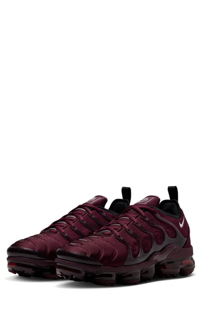 Nike Air Vapormax Plus "burgundy" Sneakers In Red