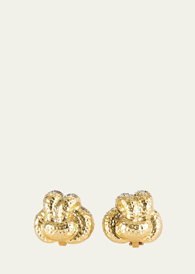 Verdura 18k Yellow Gold Hammered Knot Earclips In Metallic