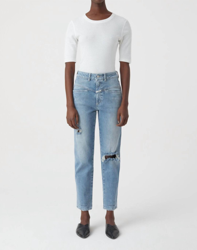 Closed Pedal Pusher Jeans In Light Wash In Blue