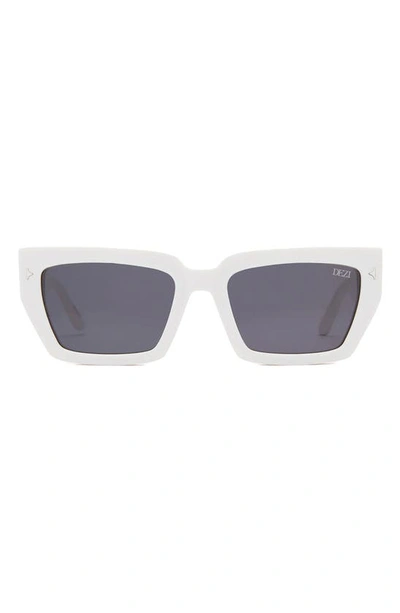 Dezi Switch 55mm Square Sunglasses In White / Dark Smoke