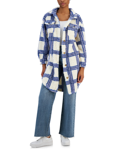 Almost Famous Juniors' Plaid Button-front Faux-sherpa Shacket In Blue Combo