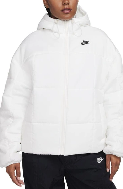 Nike Sportswear Classic Therma-fit Hooded Water Repellent Puffer Jacket In White