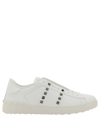Valentino Sneaker Bianche Rockstud In Pelle  Garavan In White