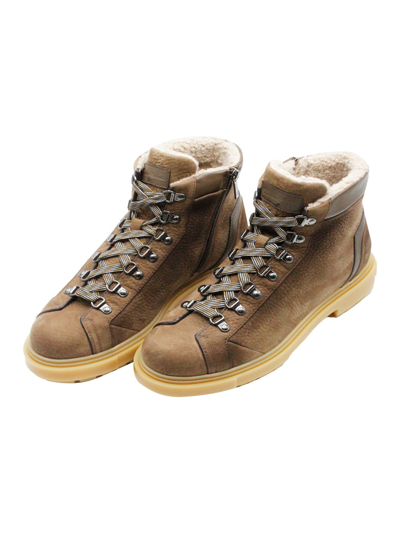 Santoni Boot In Soft Nubuck Leather With Side Zip And Laces. Internal Lamb Fur Padding. Metal Hooks In Taupe