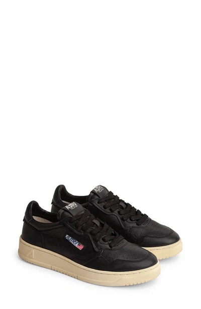 Autry Medalist Low Sneaker In Black