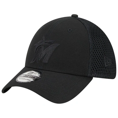 New Era Men's  Miami Marlins Black-on-black Neo 39thirty Flex Hat