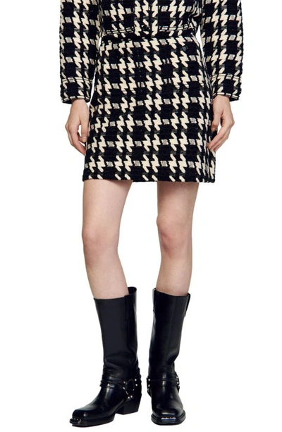 Sandro Houndstooth Tweed Miniskirt In Black Ecru