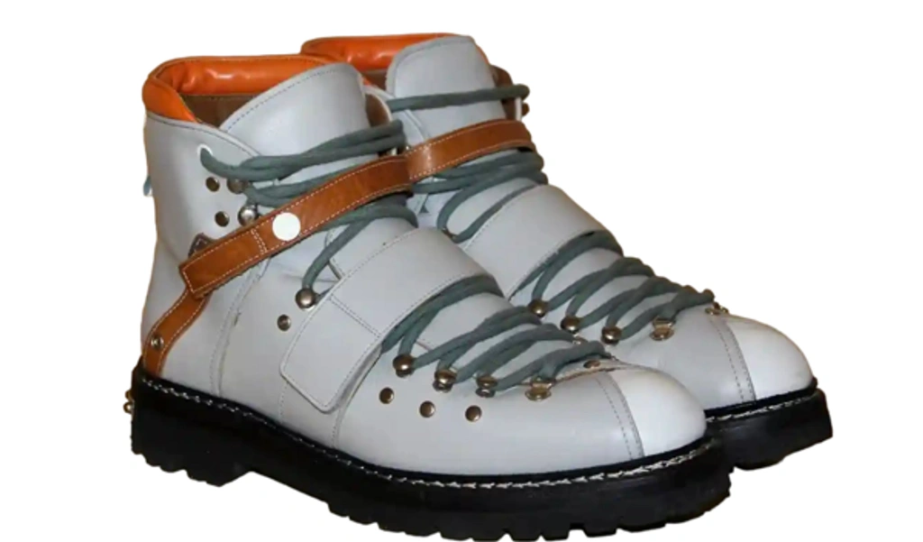 【希少品】UNDERCOVER 18SS SN 10ホールブーツ 75453518?w=1024
