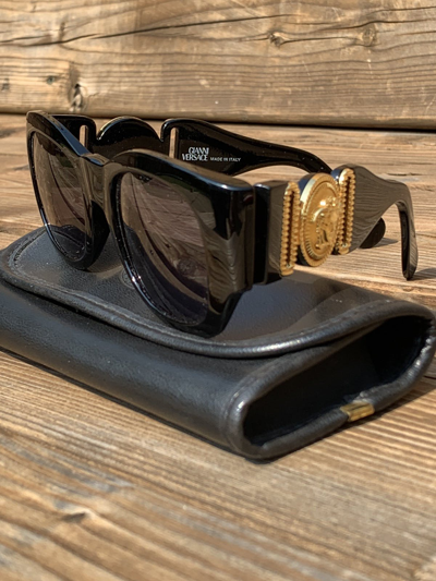 VERSACE ヴェルサーチ サングラス MOD.413/A COL.852 Vintage Gianni Versace 413/A Sunglasses Black Gold New Old Stock