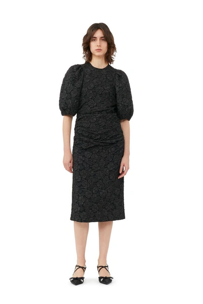 Ganni Short Sleeve Jacquard Puff Sleeves Midi Dress In Schwarz