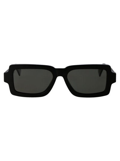 Retrosuperfuture Pilastro Sunglasses In Black