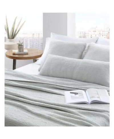 Sunday Citizen Snug Blankets In Cloud Gray