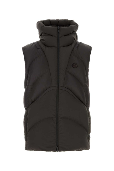 Moncler Logo Patch Hooded Down Waistcoat In Black