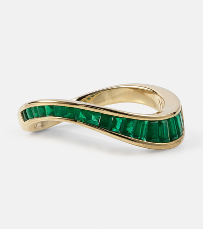 Rainbow K Wave 9kt Gold Rind With Emeralds In Green