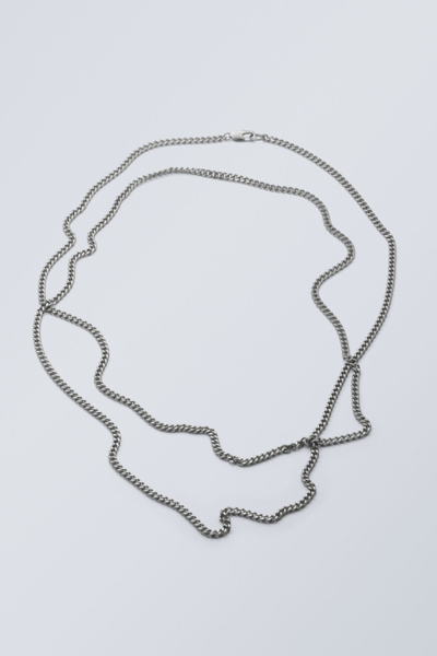 Weekday Long Curb Chain Necklace In Metallic